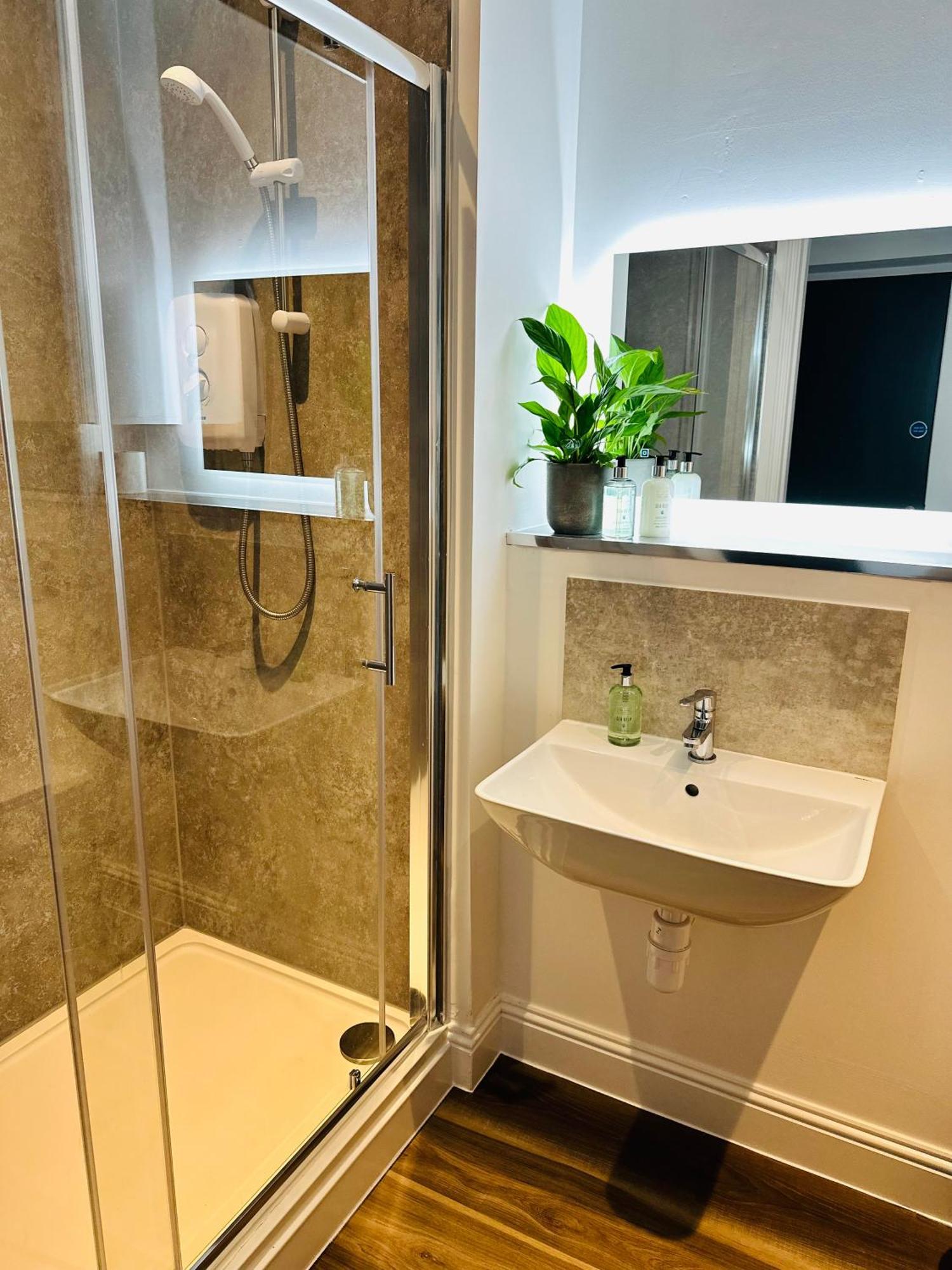 Barnet House Serviced Apartments Dunfermline Esterno foto